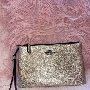METALLIC COACH WRISTLET !